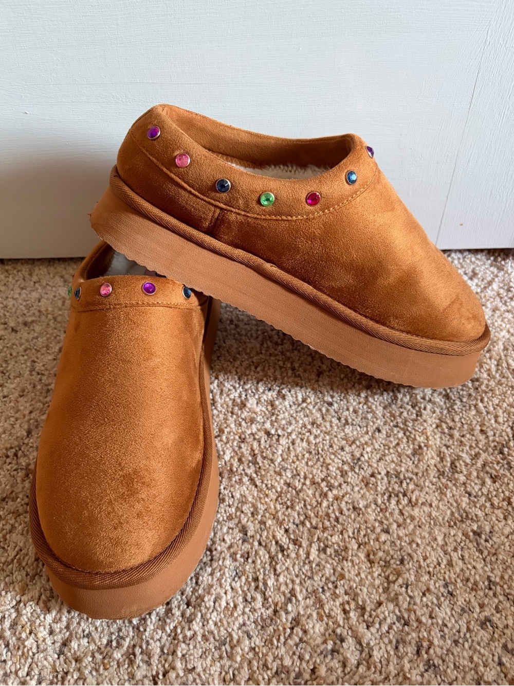 Juicy Couture Oenzo Jeweled Platform Clog Slippers Cognac Women's 8 Cozy